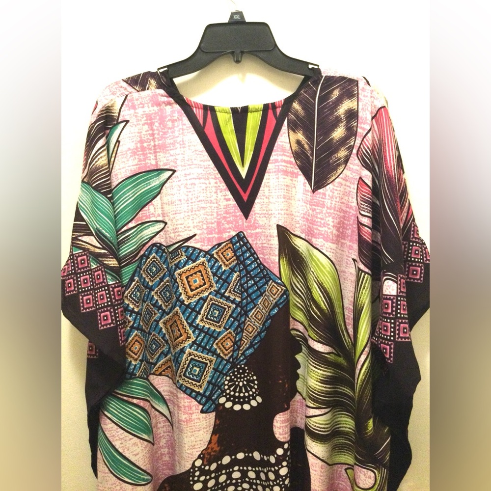 Woman’s Multicolored Bold Print Kaftan - Picture 4 of 9